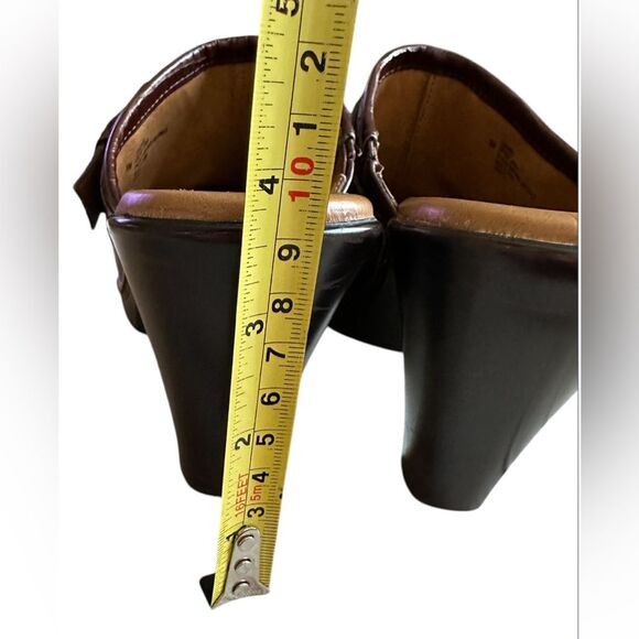 Sofft Women's Aviano Clogs, Mahogany, Size 8. Approx 3.5” Heel. - Picture 7 of 8